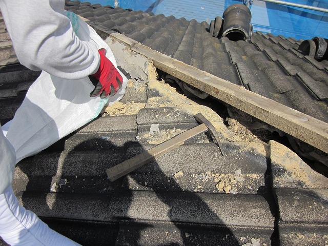 既存漆喰の撤去